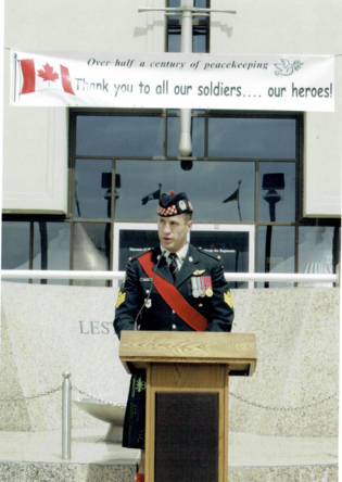 Sergeant Sanheim addressing assembly at Museum of the Regiments in Calgary, 2005<br>&nbsp;